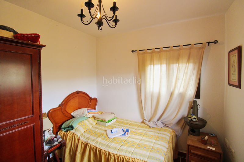 Foto 74190d66-7670-4bea-a9d1-d7c7d913480f. Masia amb xemeneia calefacció aparcament a Alquería-Torrealquería Alhaurín de la Torre