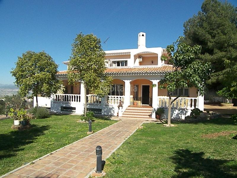 Foto 1e2771d0-f81c-4dbb-ae5b-b1873bea3328. Chalet mit parking in Manantiales - Lagar - Cortijo Alhaurín de la Torre