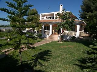 Xalet a Manantiales - Lagar - Cortijo. Villa ubicada en la urbanización el lagar
