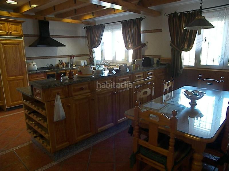 Foto e07a4f3a-3ebb-485b-a494-5b7fee031cd7. Chalet mit parking in Manantiales - Lagar - Cortijo Alhaurín de la Torre