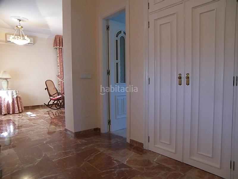 Foto e0b97dfb-bb1e-447e-a4f1-b2d73a5b8967. Chalet mit parking in Manantiales - Lagar - Cortijo Alhaurín de la Torre