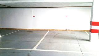 Aparcament cotxe  Calle clavel. Garaje junto a av de regla
