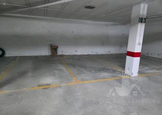 Aparcament cotxe a Avenida de Rota. Plaza de garaje en chipiona