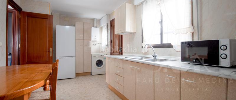 Foto 96849987-3864-4be3-9480-744b291083c3. Casa pareada pareado con amplio patio y garaje en Chipiona