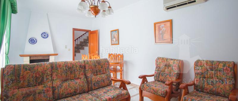 Foto c6aa1523-917b-4b92-8eeb-594bea6ccc9c. Casa pareada pareado con amplio patio y garaje en Chipiona