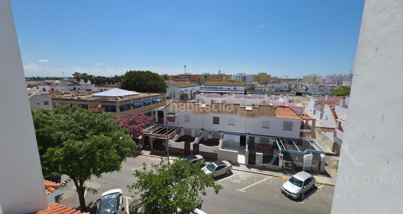 Foto bd1ec9d6-bf7d-459f-b2ec-870df5690d57. Pis amb aparcament a Playa Cruz del Mar Chipiona