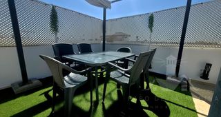 Appartement à Avenida de Rota. Piso de 3 dormitorios con azotea independiente