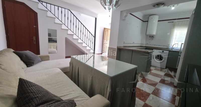 Foto e441b182-639e-4a77-bd32-27ae4a56b0c8. Casa adosada duplex de dos dormitorios en Avenida de Rota Chipiona