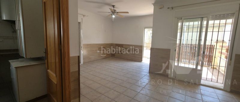 Foto 6a27ac95-69c4-4cca-a824-e8f517f417d7. Casa adossada a Avenida de Rota Chipiona