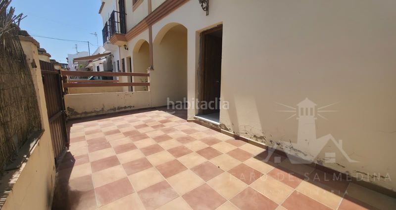 Foto e67a0e84-76f9-4020-ad5f-e242f6d5636e. Casa adossada a Avenida de Rota Chipiona