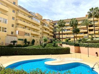 Ático en Los Pacos. Ático con gran terraza, piscina y parking en los pacos  fuengiro