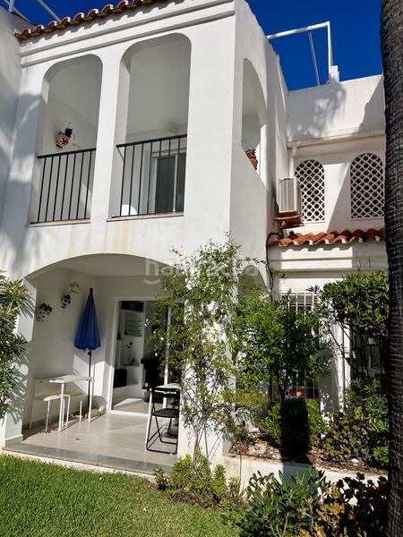 Foto 74f16f7e-f94c-46ae-814e-3ea4d97ab594. Casa a schiera con riscaldamento piscina in El Faro de Calaburra - Chaparral Mijas