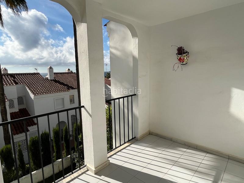 Foto d3228260-0b0a-4ae0-90e6-eea03fd24e59. Casa a schiera con riscaldamento piscina in El Faro de Calaburra - Chaparral Mijas