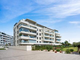 Pis a Salvador dali 80. Apartamento de lujo en los álamos  urbanización posidonia