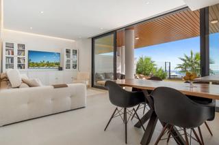 Appartement en 8 de marzo 2. Apartamento nico con vistas panormicas al mar y jardn privado