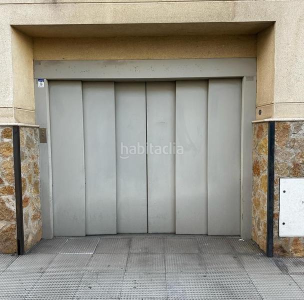 Foto 6c00096f-c64b-43be-b6f6-f38dfc5325ab. Parking coche plaza de parking en Centro ciudad Fuengirola