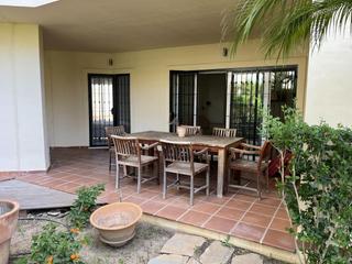 Appartement  Calle tomillo de la torre. Fantstico bajo con terraza y gran patio privado