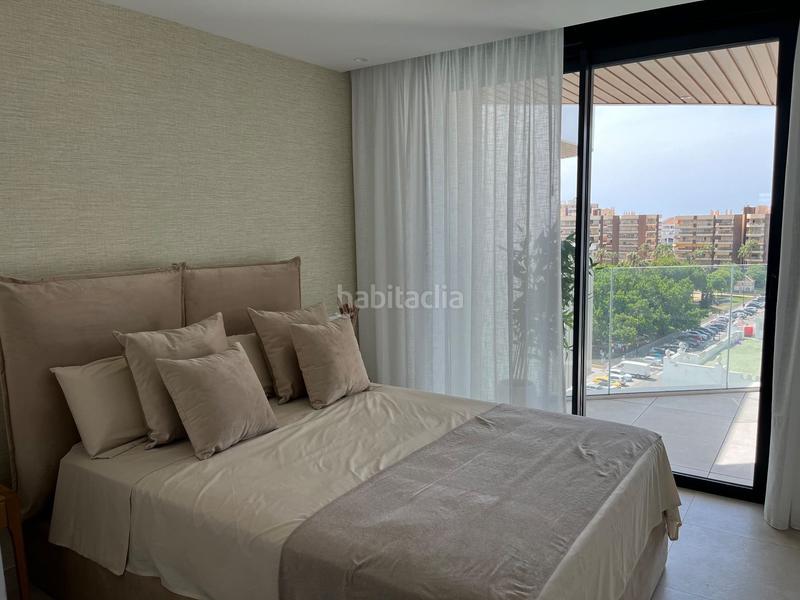Foto 714d6346-6e64-43e3-acfe-95093cb1e1ef. Appartamento con riscaldamento piscina in Puerto Deportivo Fuengirola