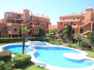 Pis  Paseo del golf. Hermoso ático dúplex reformado, con vistas laterales al mar desd