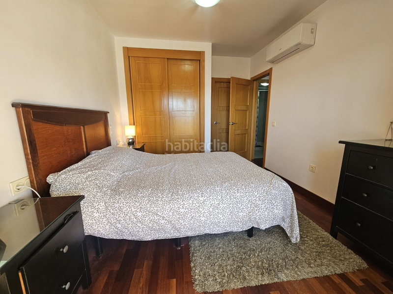 Foto c2d794d2-d2c5-4657-8a24-ffd999209bed. Piso dúplex en la cala a pasos de todo con vistas laterales al mar en Mijas