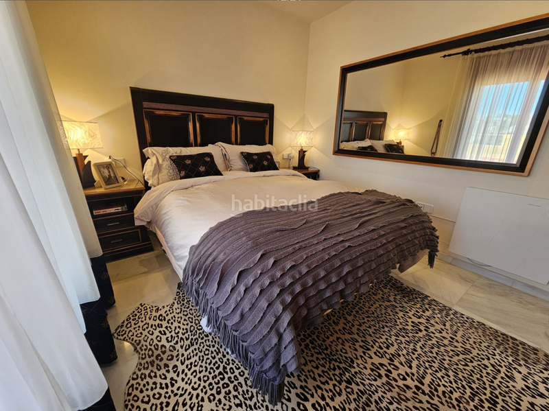 Foto 2740c325-e5df-42ed-b762-95be5f5bedd8. Ático fantástico ático con gran terraza en la cala en Mijas