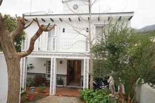 Xalet en Centro. Casa de pueblo con jardin y patio