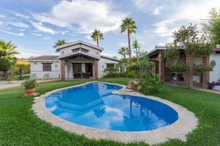 Xalet en Centro. 2 chalet independientes con piscina
