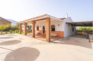 Lloguer Xalet a Centro. Chalet con piscina en zona tranquila