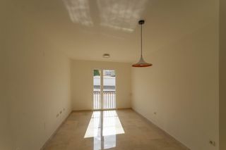 Rent Flat in Centro. Piso casi a estrenar muy céntrico. plaza de aparcamiento opciona
