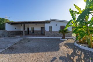 Lloguer Xalet a Centro. Chalet cerca del pueblo con jardin con césped, barbacoa y piscin