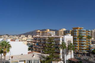 Rent Penthouse in Puerto Deportivo. Amplisimo atico en pleno centro de fuengirola