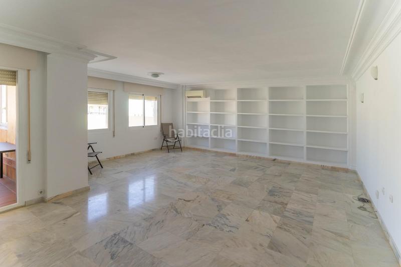 Foto 7cf20dc8-e676-4fe2-b342-7563e4163b57. Rent penthouse with heating in Puerto Deportivo Fuengirola