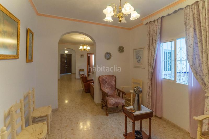 Foto a9e3f0e3-a52b-4af9-8e81-b0e12128fb6d. Casa adossada a Centro Alhaurín el Grande