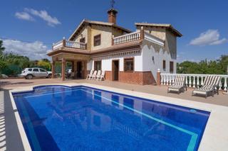 Location Chalet à Centro. Chalet con dos viviendas, piscina y barbacoa