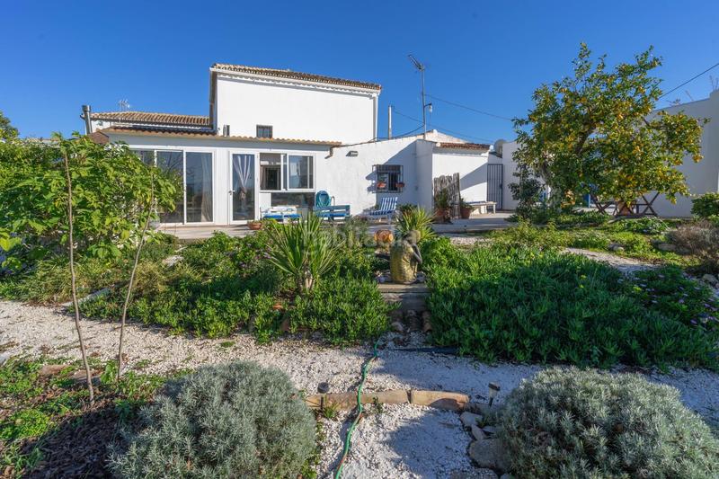 Foto 17e9cf31-51a5-45b3-8dec-9540488922db. Chalet with parking in Centro Alhaurín el Grande