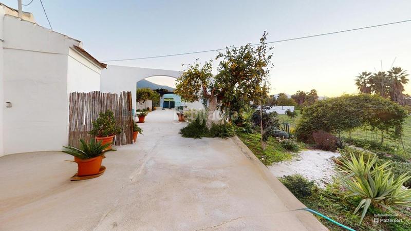 Foto 7fba1665-46fc-4898-819e-32414aedcdcc. Chalet with parking in Centro Alhaurín el Grande