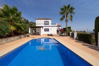 Rent Chalet in Centro. Chalet con piscina y barbacoa. espectaculares vistas