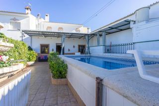 Lloguer Xalet a Centro. Chalet pareado con piscina y barbacoa. cerca del pueblo