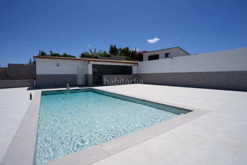 Foto 51d2aa37-19bb-4e59-935f-cce1865f8c61. Chalet avec parking dans Centro Alhaurín el Grande