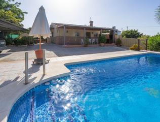 Lloguer Xalet a Centro. Chalet con piscina, porche cubierto con barbacoa y trastero. bue