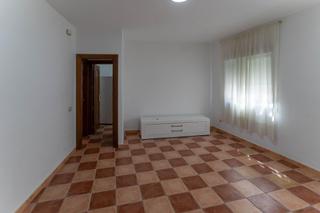 Location Appartement à Centro. Piso en planta baja cerca de colegio e instituto