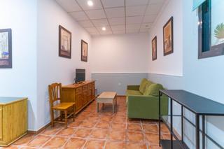 Location Appartement  Calle gerald brenan. Piso en planta baja casi a estrenar cerca de camino de málaga