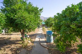 Xalet en Centro. Casa de campo pareada con piscina y trastero