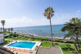 Miete Etagenwohnung in Riviera del Sol. Acogedor piso en primera línea de playa con vistas al mar en mij
