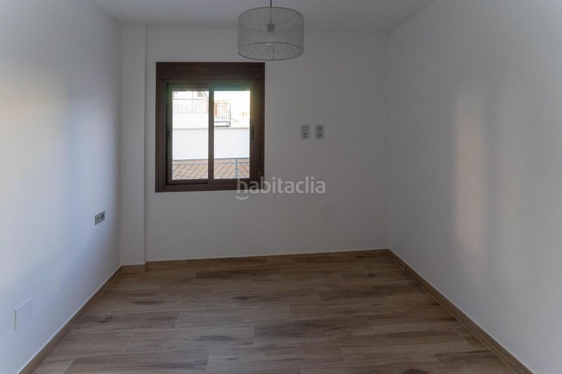 Foto e0f9397b-e4fe-41ed-80ca-51a16e212f26. Alquiler piso apartamento con patio en Centro Alhaurín el Grande