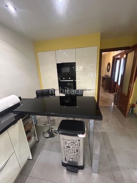 Foto 3c8e3bba-a549-4abb-a4dc-ddf3eee330bd. Casa adossada amb aparcament piscina a El Pinar- Palacio de Congresos Torremolinos