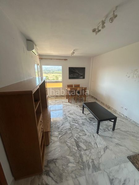 Foto abffd173-8ea9-453f-9759-d967bd2e9494. Apartament amb piscina a Alquería-Torrealquería Alhaurín de la Torre