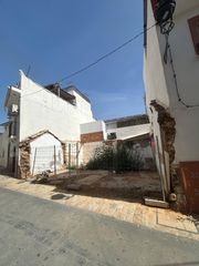 Terreno residenziale in Calle jesús del gran poder 8. Oportunidad unica solar junto a centro de salud!!!