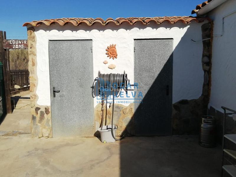 Foto 02c09b46-f74b-4413-b042-dc738e7a5a43. Casa fantástico chalet independiente de 2 plantas en Aljaraque