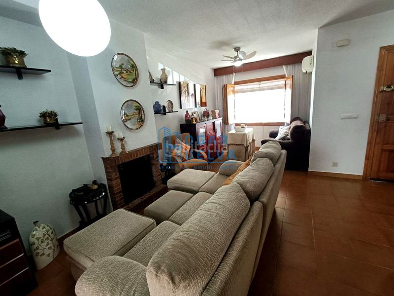 Foto f9d61637-bfbd-4c57-aa9a-80a2f1d70a29. Casa adossada amb calefacció aparcament a Punta Umbría